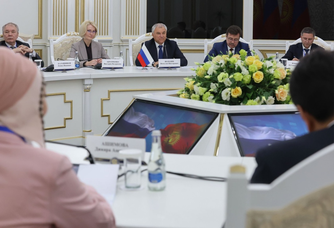 В Бишкеке состоялась встреча Председателя Государственной Думы Вячеслава Володина с Председателем Жогорку Кенеша (парламента) Киргизской Республики Нурланбеком…