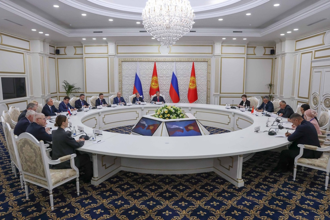 В Бишкеке состоялась встреча Председателя Государственной Думы Вячеслава Володина с Председателем Жогорку Кенеша (парламента) Киргизской Республики Нурланбеком…