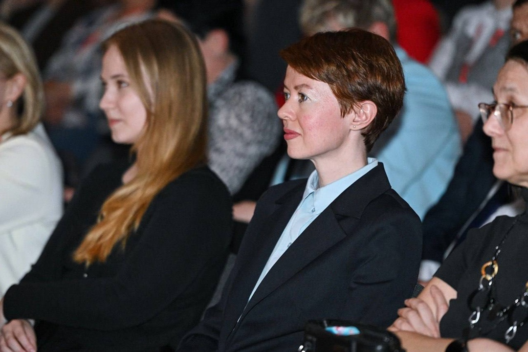 История, ожившая на сцене При поддержке ЛУКОЙЛа создан спектакль по мотивам ранее утерянного произведения Льва Давыдычева — «Бутылочка нефти».