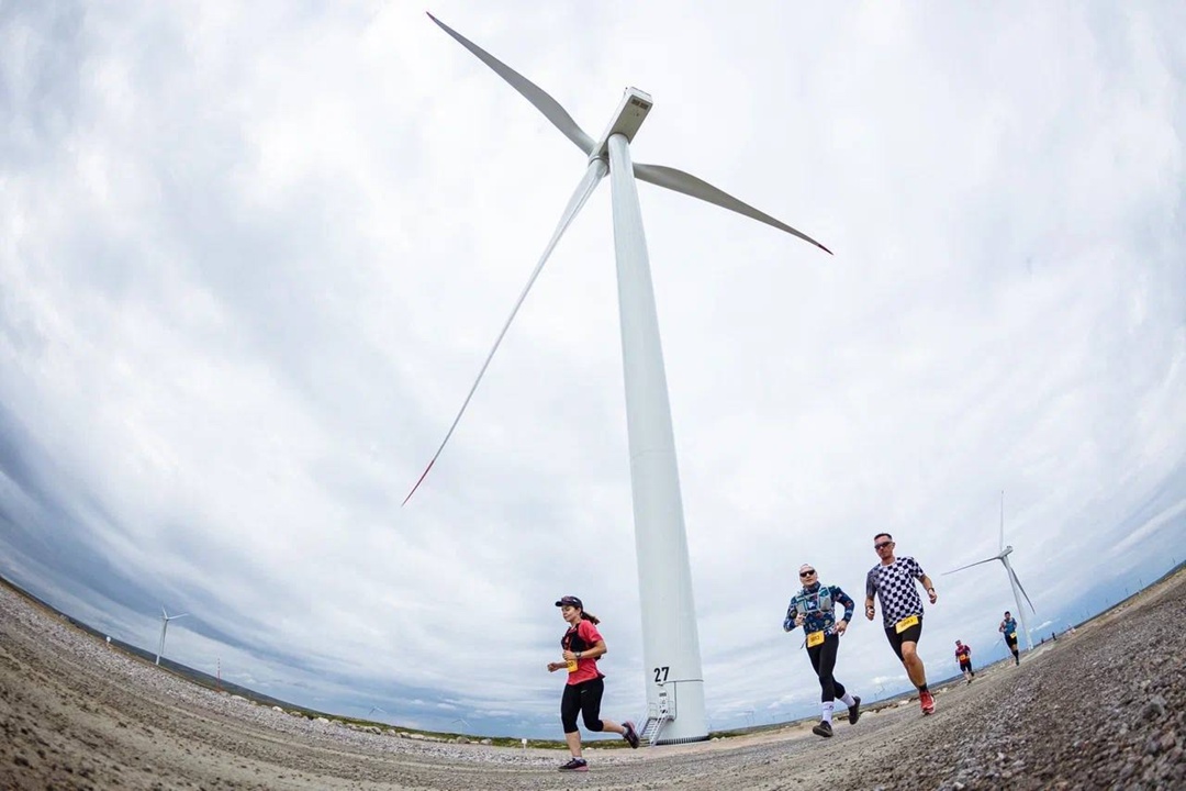 Бегом за Полярный круг! До старта Энерго Трейла на Кольском ветропарке ЛУКОЙЛа ещё больше месяца, а свободных слотов всего 11 из 1000.