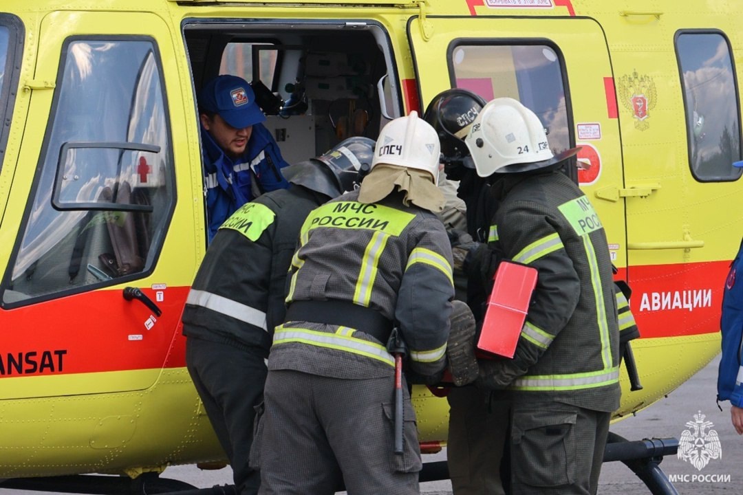 Учиться, учиться и еще раз учиться: Санавиация Ростеха и МЧС провели совместные учения