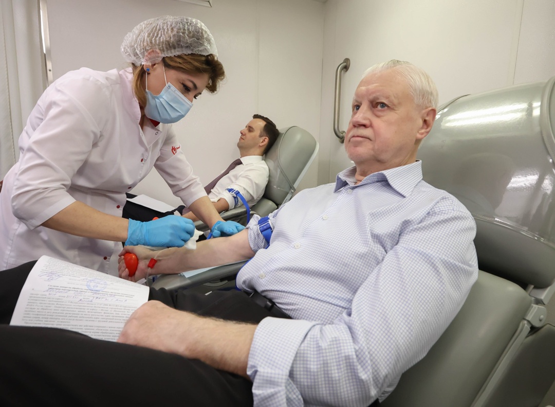 В ГД прошла традиционная акция по сдаче крови в поддержку донорства.