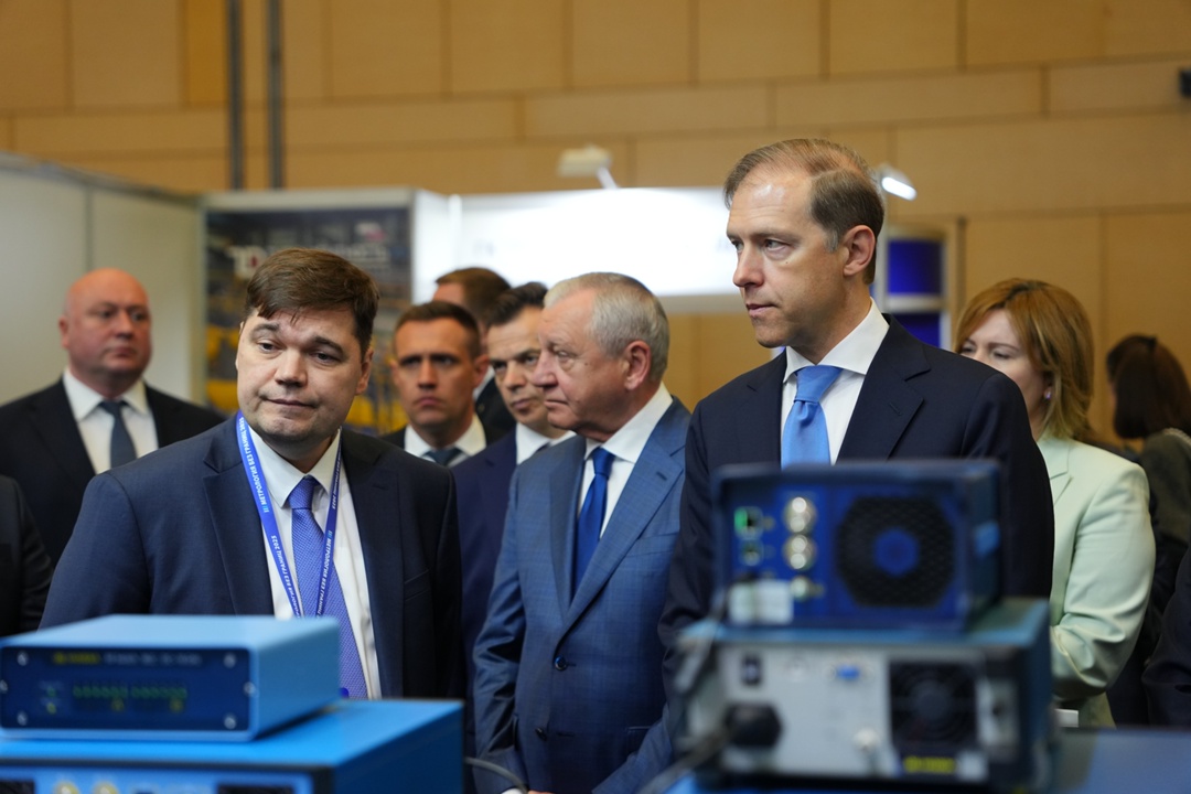 Денис Мантуров: Мир сверяет часы со стандартами российских метрологов