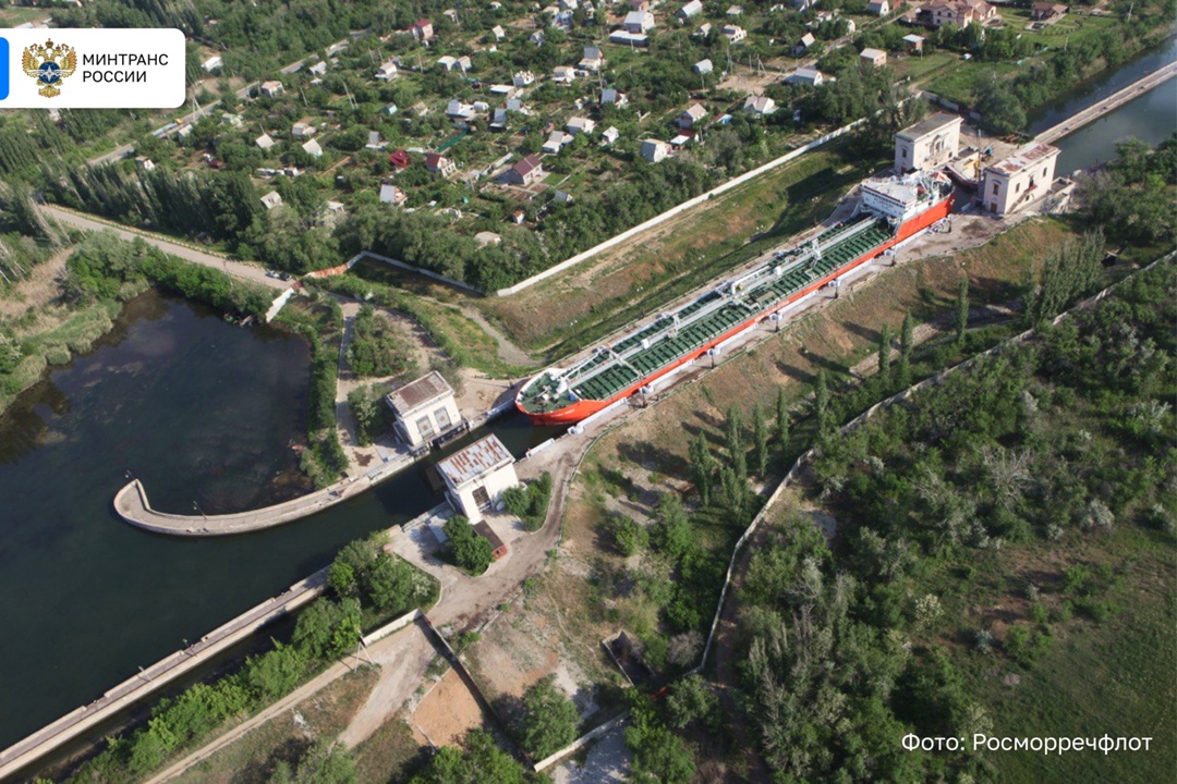 Течет река долго… и это про Волгу! Сегодня отмечается день одной из крупнейших рек не только в России, но и во всей Европе.