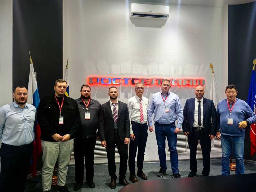 13 мая делегация сельско-хозяйственного бизнес направления «Русагро» посетила экскурсию по новому тракторному заводу «Ростсельмаш»