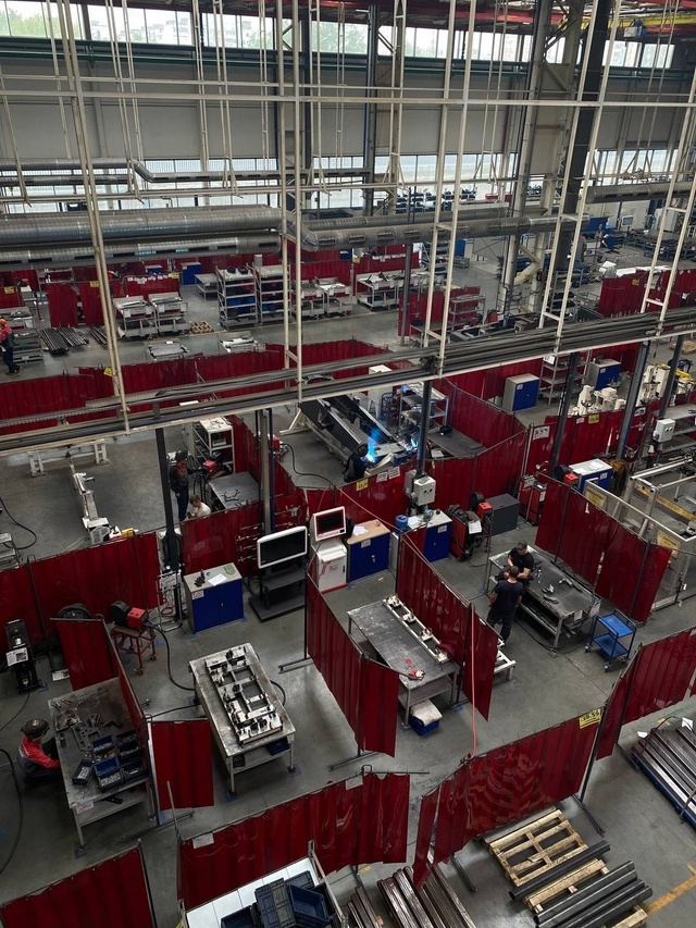 13 мая делегация сельско-хозяйственного бизнес направления «Русагро» посетила экскурсию по новому тракторному заводу «Ростсельмаш»