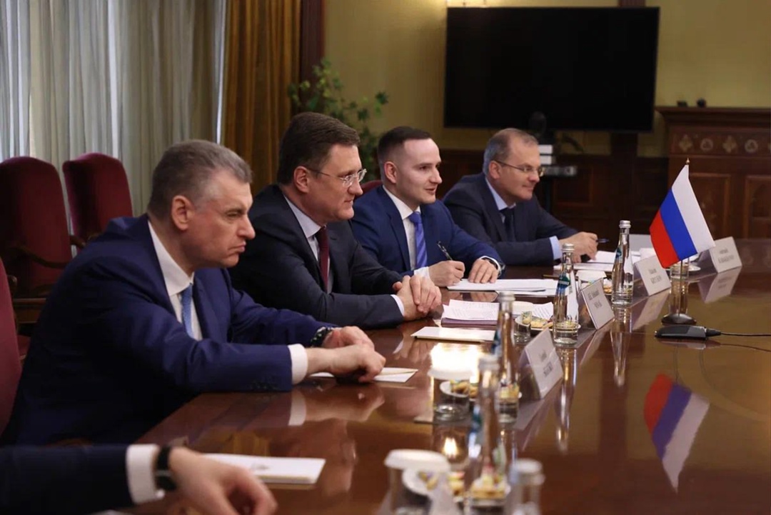 Александр Новак встретился с министром нефти и экологии Королевства Бахрейн Мохаммедом бен Мубараком бен Дейной