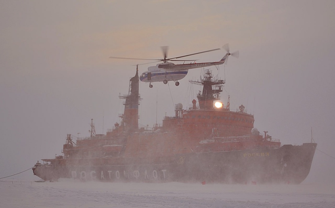 День полярника по-ростеховски Это когда арктический вертолет типа Ми-8 залетает к вам в ленту