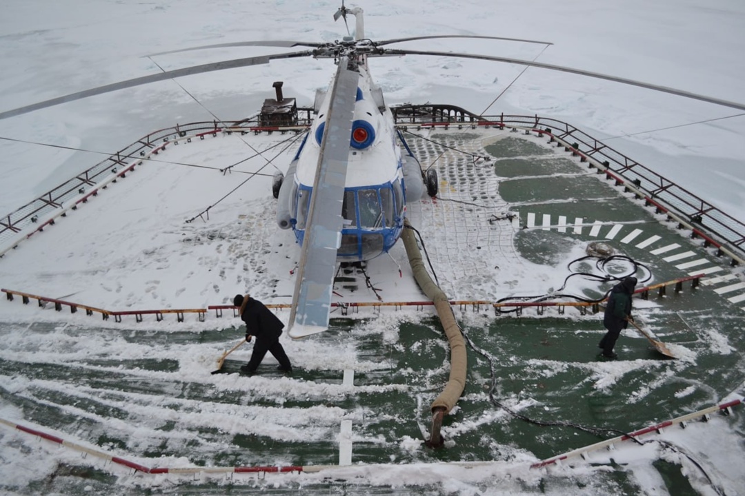 День полярника по-ростеховски Это когда арктический вертолет типа Ми-8 залетает к вам в ленту