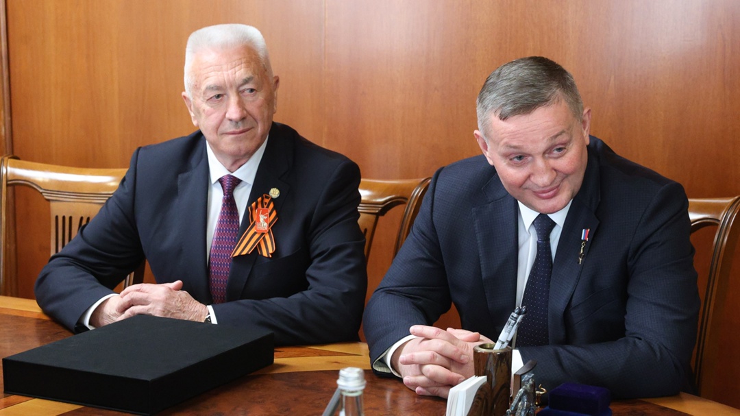 Председатель Совета Федерации Валентина Матвиенко провела встречу с губернатором Волгоградской области Андреем Бочаровым и председателем областной Думы…