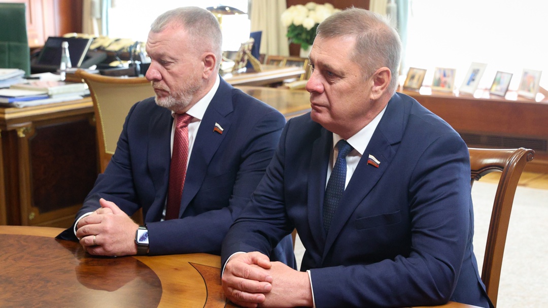 Председатель Совета Федерации Валентина Матвиенко провела встречу с губернатором Волгоградской области Андреем Бочаровым и председателем областной Думы…