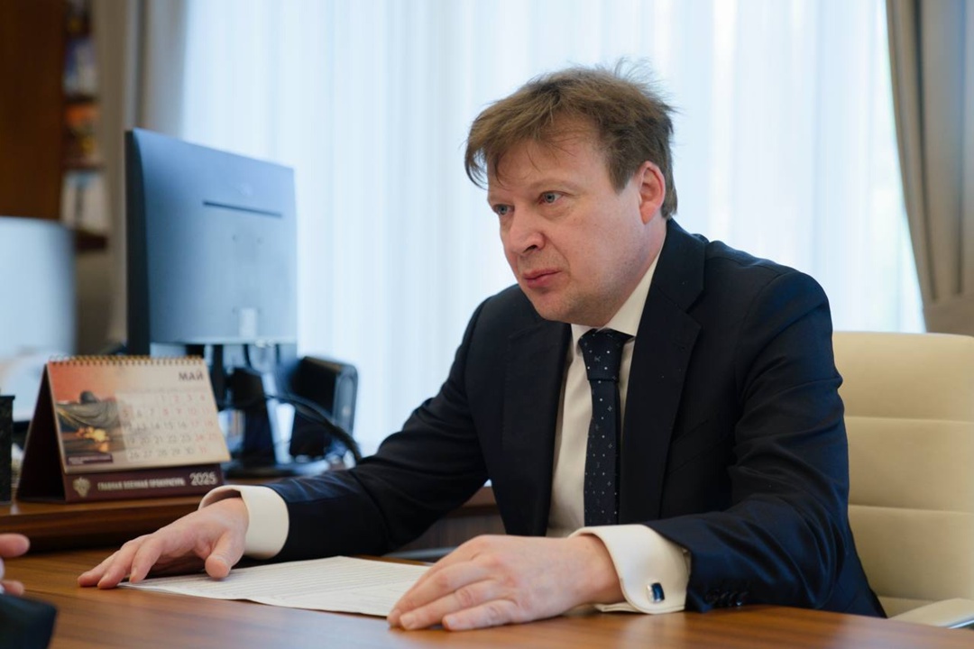 Глава Минстроя России Ирек Файзуллин провел рабочую встречу с Президентом Национального объединения строителей (НОСТРОЙ) Антоном Глушковым