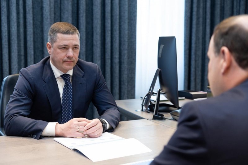 Руководитель Северо-Западного управления Ростехнадзора Константин Давыдов встретился с Губернатором Псковской области Михаилом Ведерниковым.