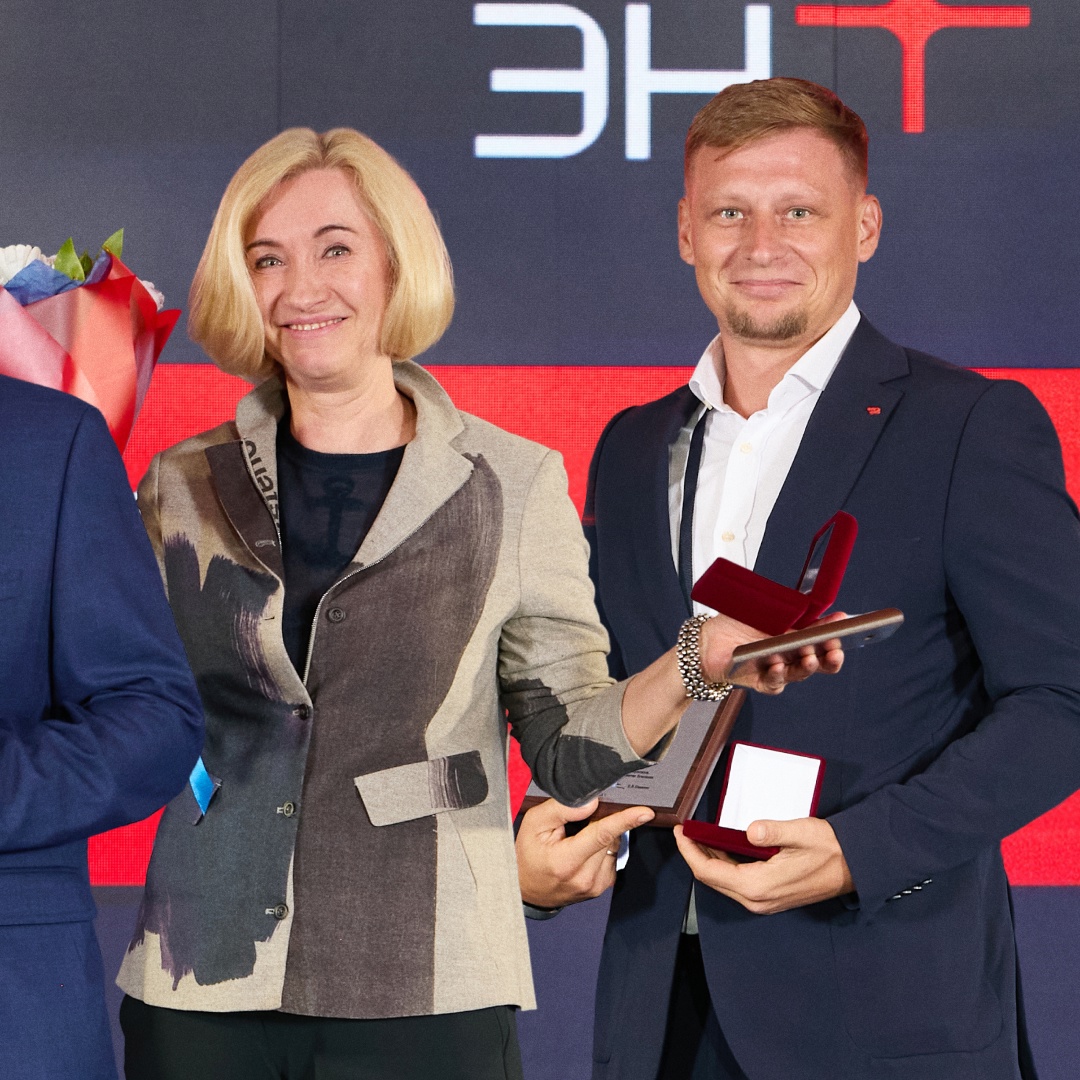 Сегодня у нас особый повод для гордости. Мы поздравляем коллег, которые отмечены персональной наградой — «Гордость РУСАЛа»