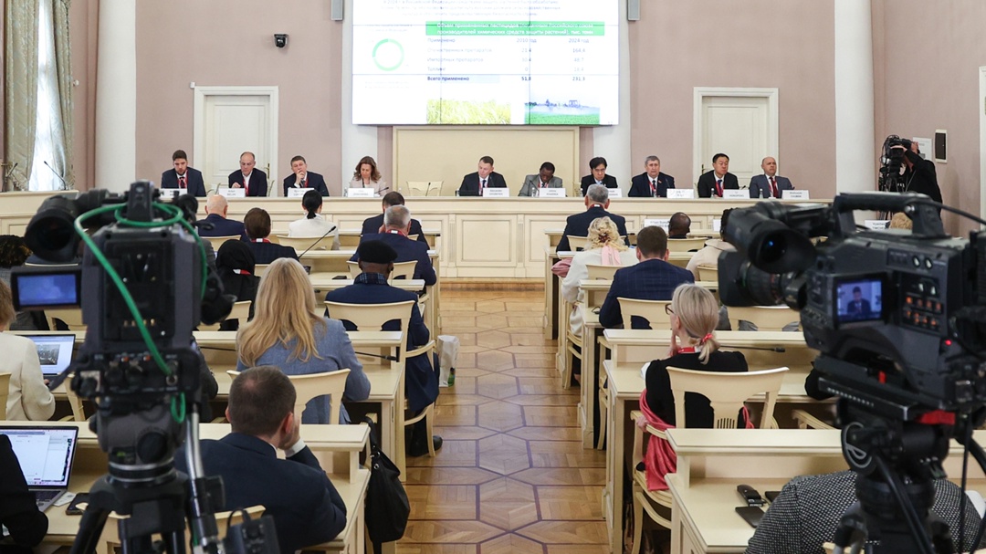 Сенатор Александр Двойных назвал органическое производство одним из ответов на решение задач по достижению баланса продовольственной безопасности в условиях…