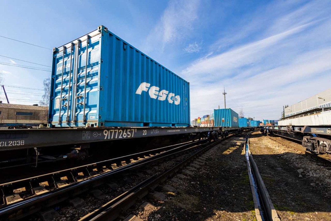 Транспортная группа FESCO (предприятие в контуре управления госкорпорации «Росатом») отправила из Самарской области первый контейнерный поезд, груженный…