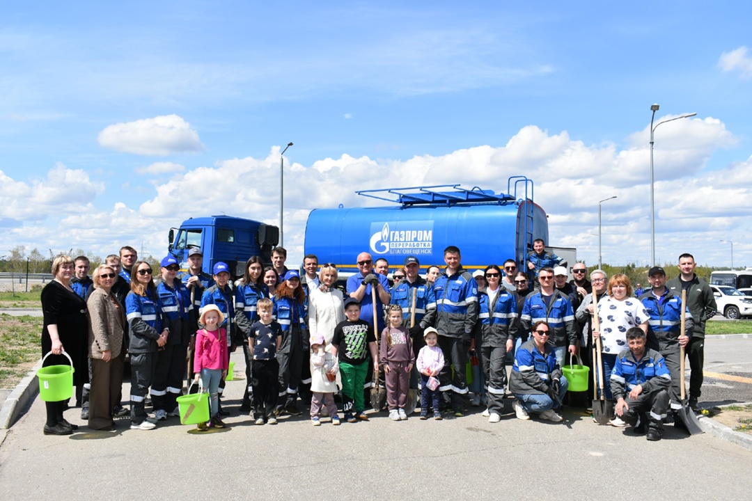 В год юбилея Великой Победы территорию микрорайона газовиков в Свободном украсила «Аллея памяти»