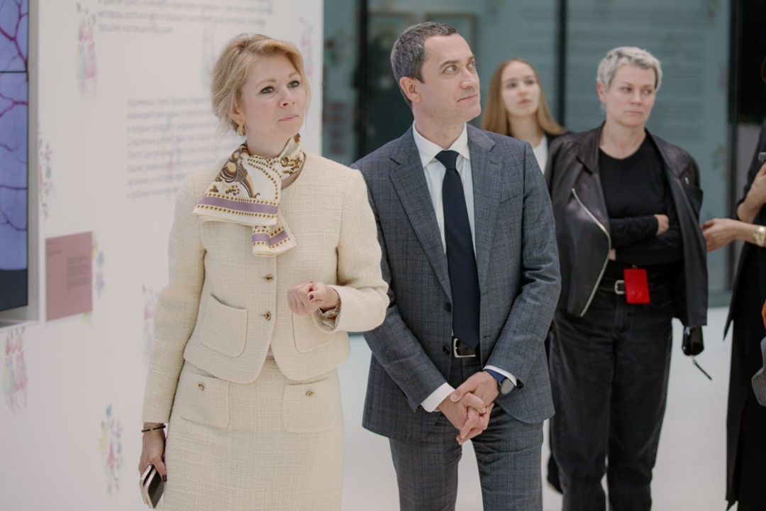 Выставка «Метаморфозы примулы» открылась сегодня, 22 мая, в Лахта Центре