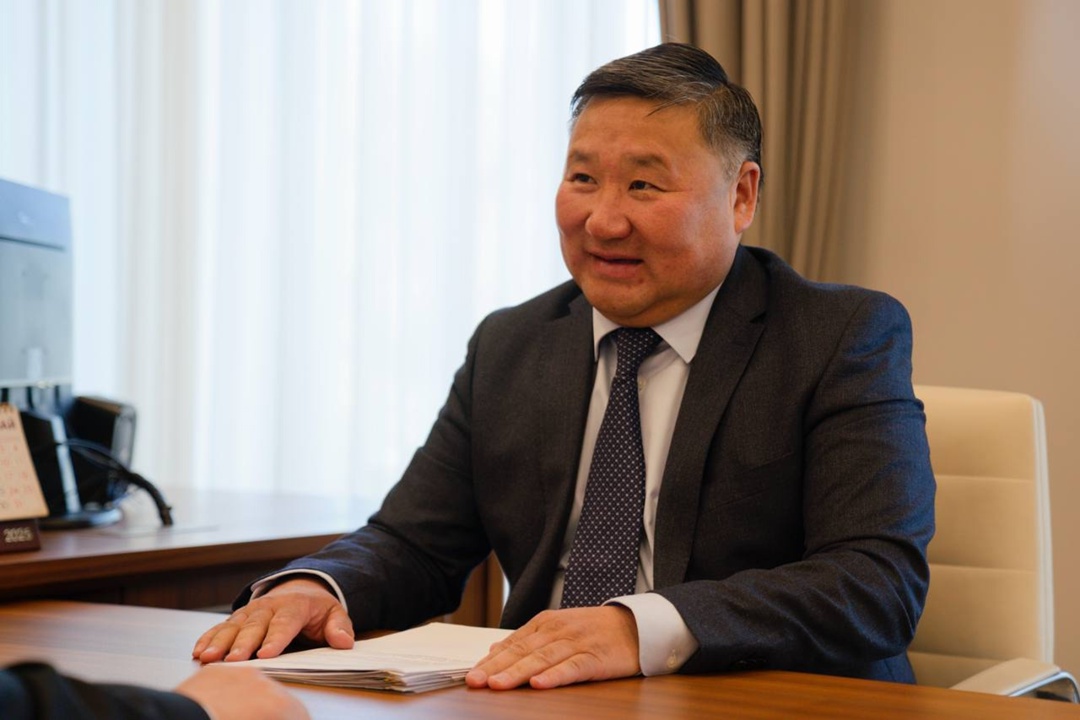 Министр строительства и ЖКХ РФ Ирек Файзуллин провел рабочую встречу с Главой Республики Тыва Владиславом Ховалыгом