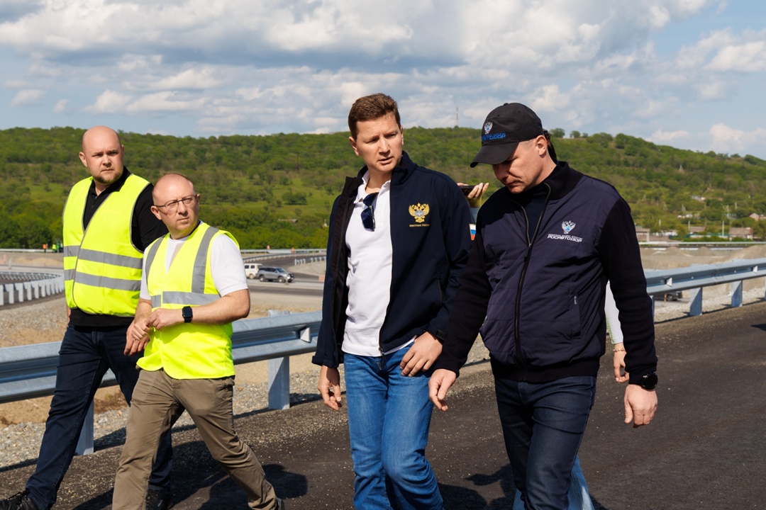 В Приморском крае к осени полностью обновят 15-километровый участок трассы, связывающей Хабаровск и Владивосток