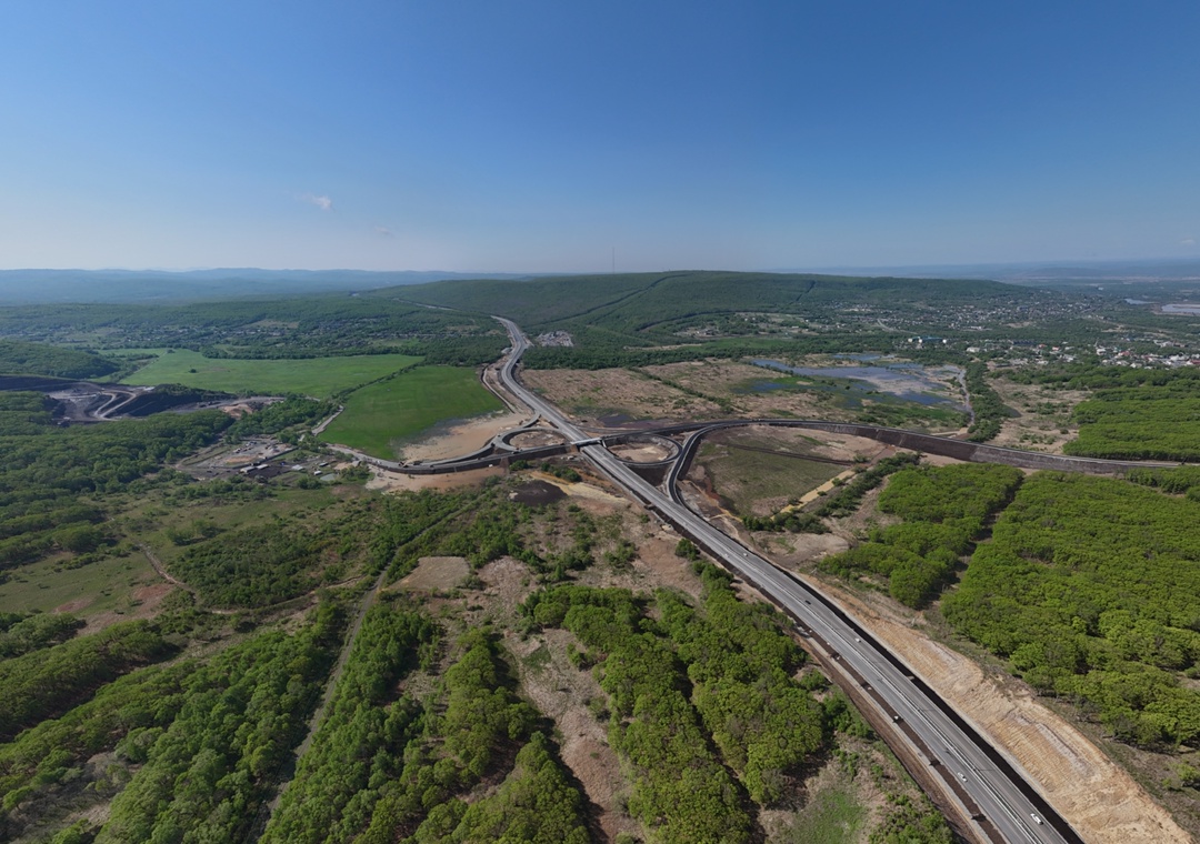 В Приморском крае к осени полностью обновят 15-километровый участок трассы, связывающей Хабаровск и Владивосток