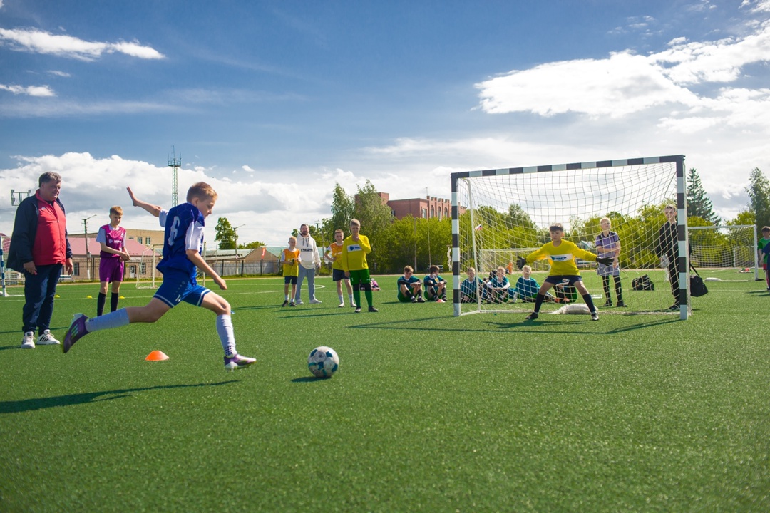 При поддержке компании «НОВАТЭК-Челябинск» в Аргаяше состоялись финальные игры детского турнира «Школьная футбольная лига - Кожаный мяч», организованного…