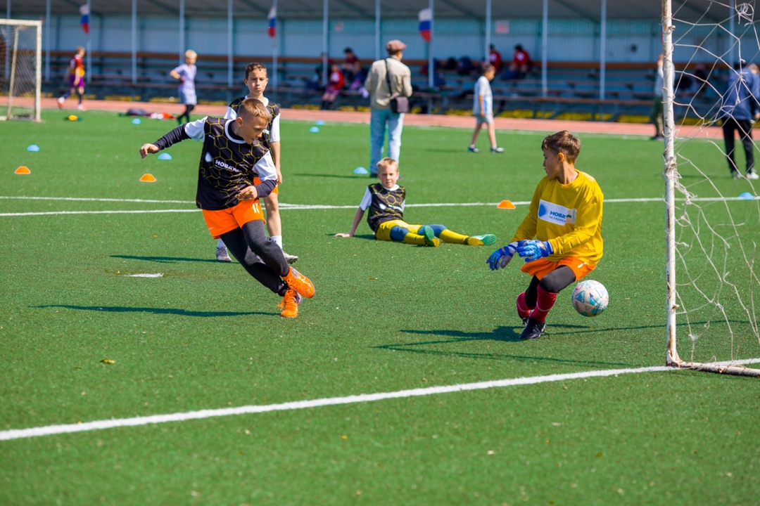 При поддержке компании «НОВАТЭК-Челябинск» в Аргаяше состоялись финальные игры детского турнира «Школьная футбольная лига - Кожаный мяч», организованного…