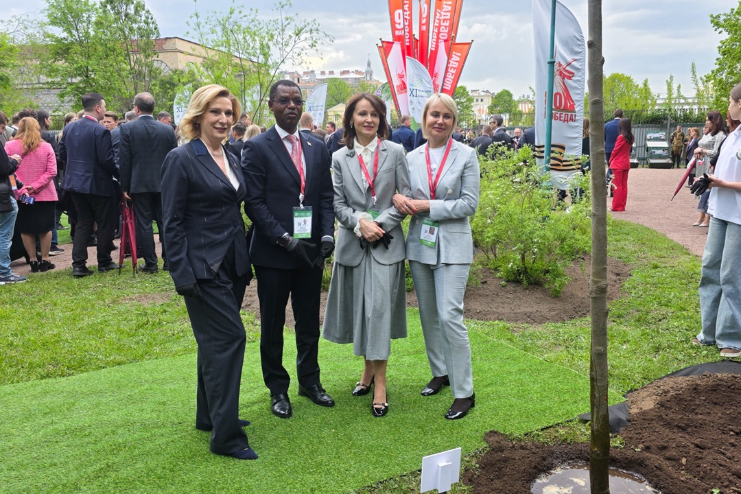 Международная эколого-патриотическая акция «Сад памяти» прошла в рамках XI Невского международного экологического конгресса
