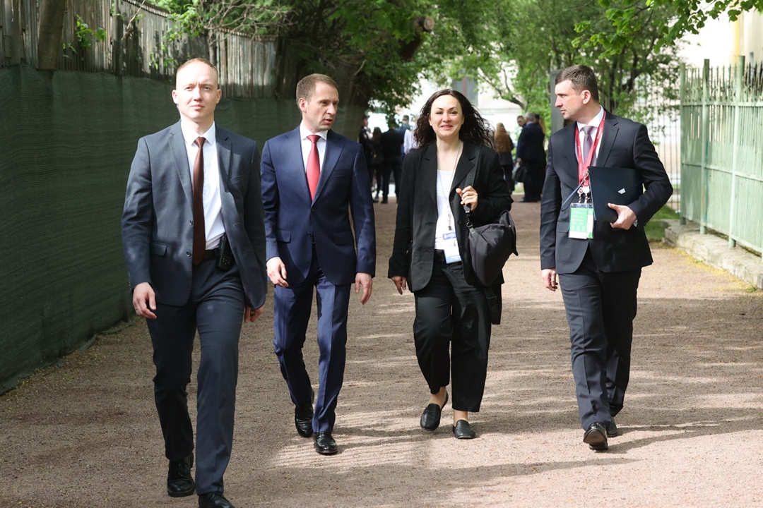 Международная эколого-патриотическая акция «Сад памяти» прошла в рамках XI Невского международного экологического конгресса