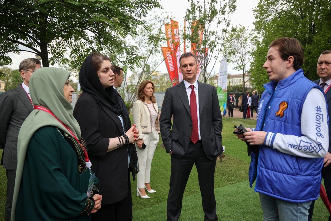 Международная эколого-патриотическая акция «Сад памяти» прошла в рамках XI Невского международного экологического конгресса
