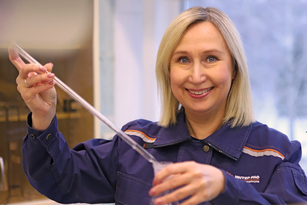 Поздравляем всех химиков «Интер РАО» с профессиональным праздником — Днём работника химической промышленности!