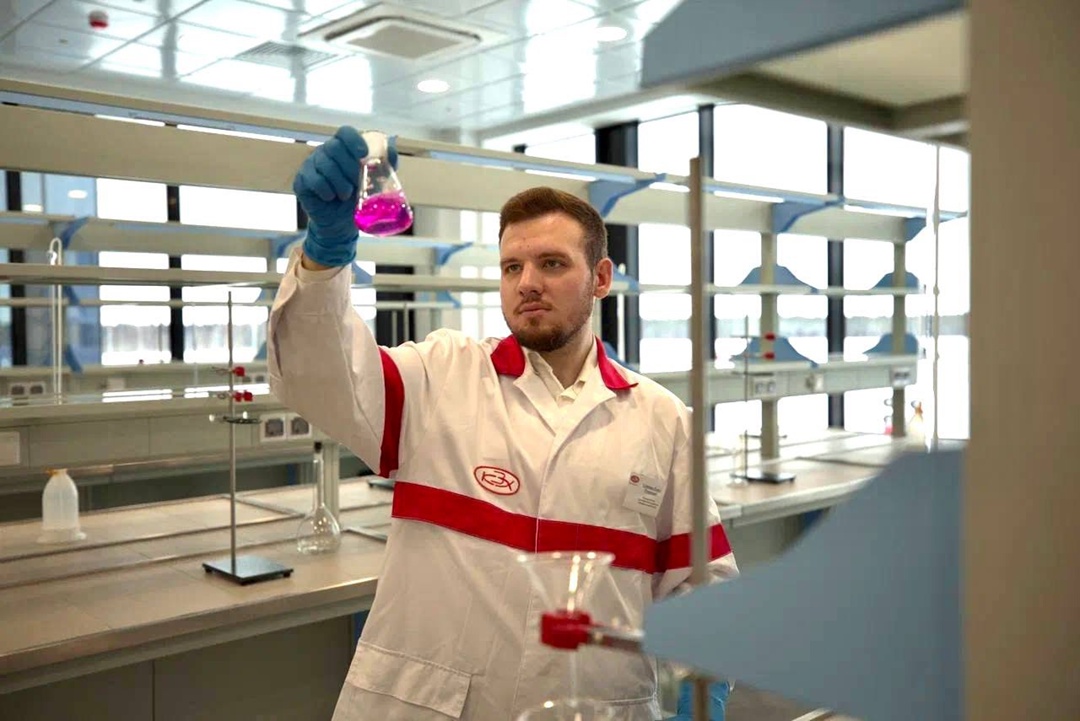 Нахимичили на рекорд До рекордных тонн в сутки увеличил ЛУКОЙЛ выпуск акрилонитрила — важнейшего продукта для малотоннажной химии и углепластиков, используемых…