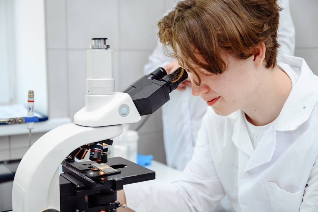 Формула будущего В преддверии праздника нефтехимический завод ЛУКОЙЛа в Саратове открыл новую лабораторию в подшефном профильном колледже.