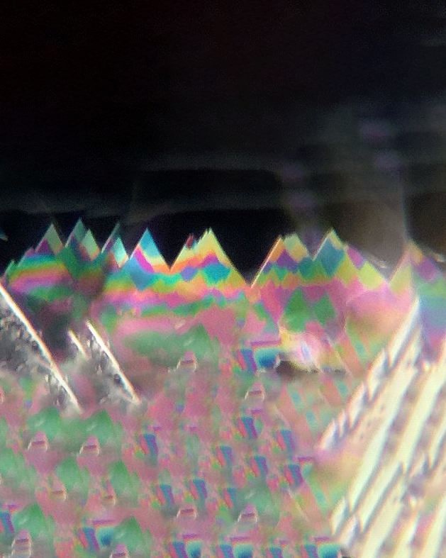 Как насчет радужных гор в алмазах? Недавно группа геммологов исследовала алмаз весом 1,71 карата