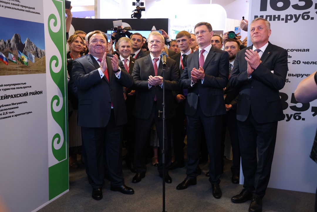 Александр Новак принял участие в торжественной церемонии пуска сетевого газа для агрокомплекса «Сунжа»