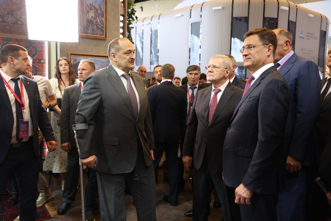 Александр Новак принял участие в торжественной церемонии пуска сетевого газа для агрокомплекса «Сунжа»