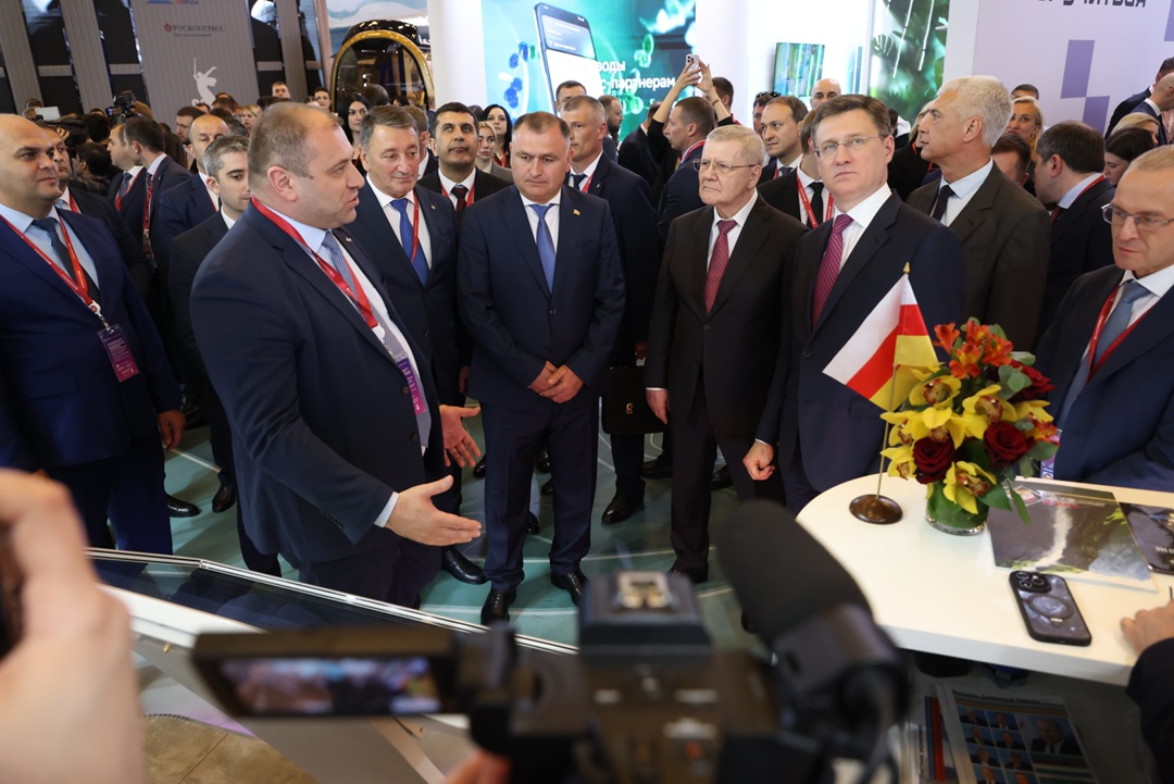 Александр Новак принял участие в торжественной церемонии пуска сетевого газа для агрокомплекса «Сунжа»