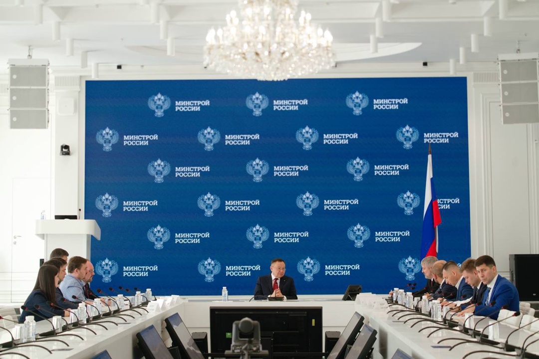 Глава Минстроя России Ирек Файзуллин провел совещание по вопросу капремонта здания Президиума РАН