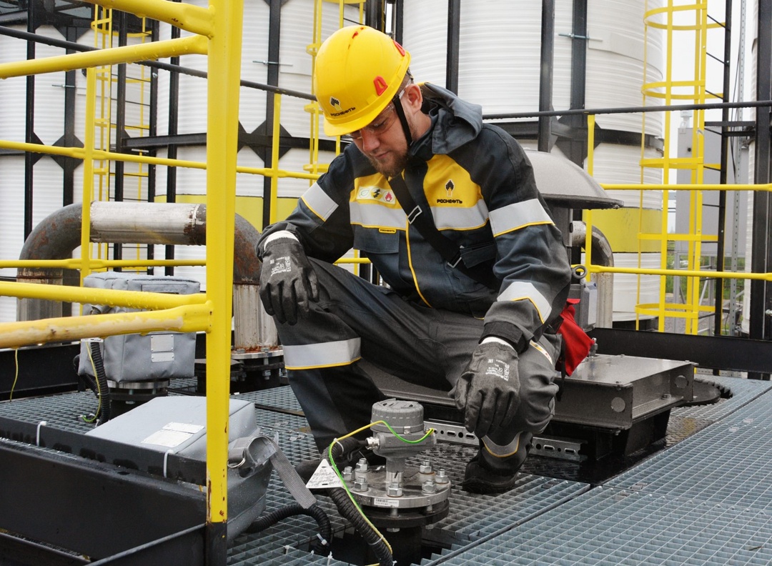 Экология и эффективность «Самотлорнефтегаз» внедрил на месторождении мобильную установку, которая прямо на месте производит спецрастворы для ремонта и…