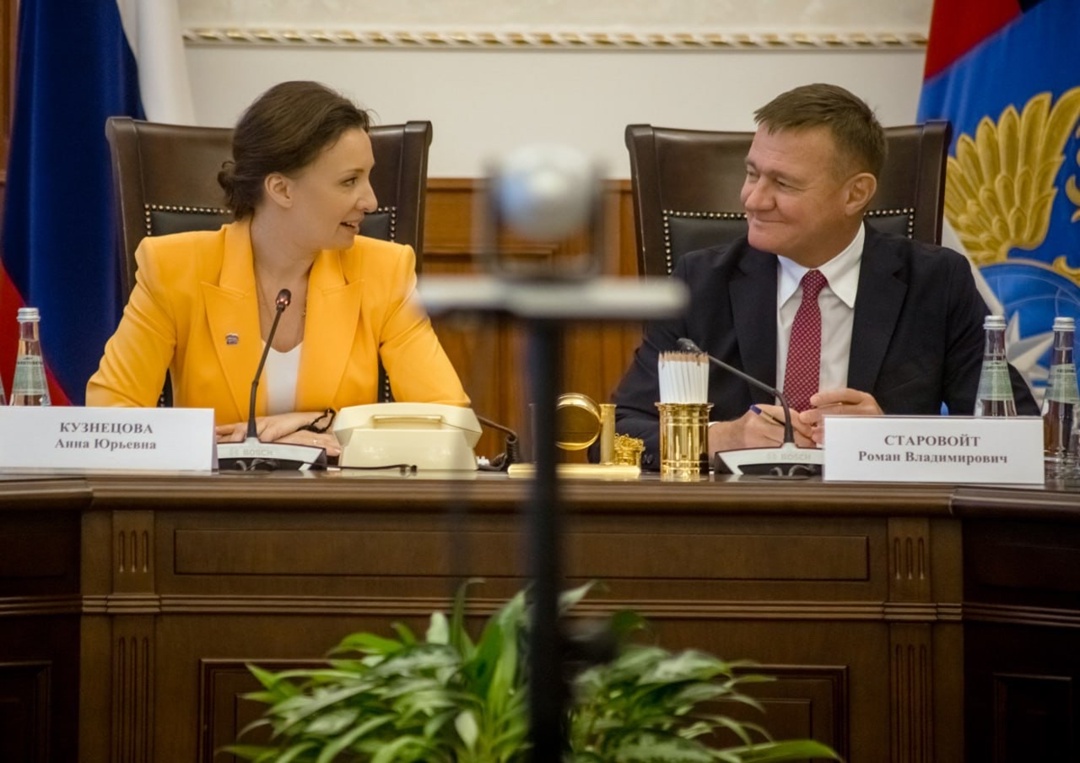 «Моя семья — моя Россия»! В канун Дня защиты детей глава Минтранса Роман Старовойт встретился с вице-спикером Госдумы, главой комиссии по защите материнства,…