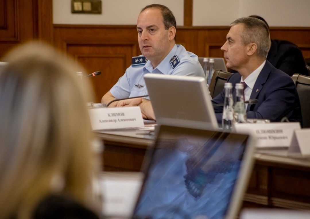 «Моя семья — моя Россия»! В канун Дня защиты детей глава Минтранса Роман Старовойт встретился с вице-спикером Госдумы, главой комиссии по защите материнства,…