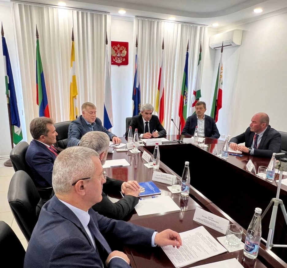 Руководитель Федеральной службы по экологическому, технологическому и атомному надзору Александр Трембицкий принял участие во II Кавказском инвестиционном…