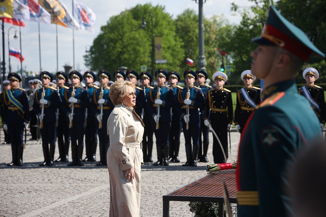 Председатель Совета Федерации Валентина Матвиенко приняла участие в торжественных мероприятиях в честь 322-летия Санкт-Петербурга