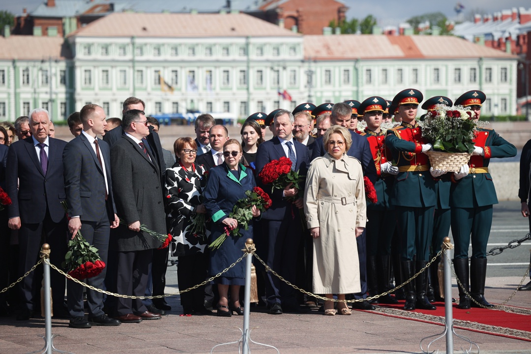 Председатель Совета Федерации Валентина Матвиенко приняла участие в торжественных мероприятиях в честь 322-летия Санкт-Петербурга
