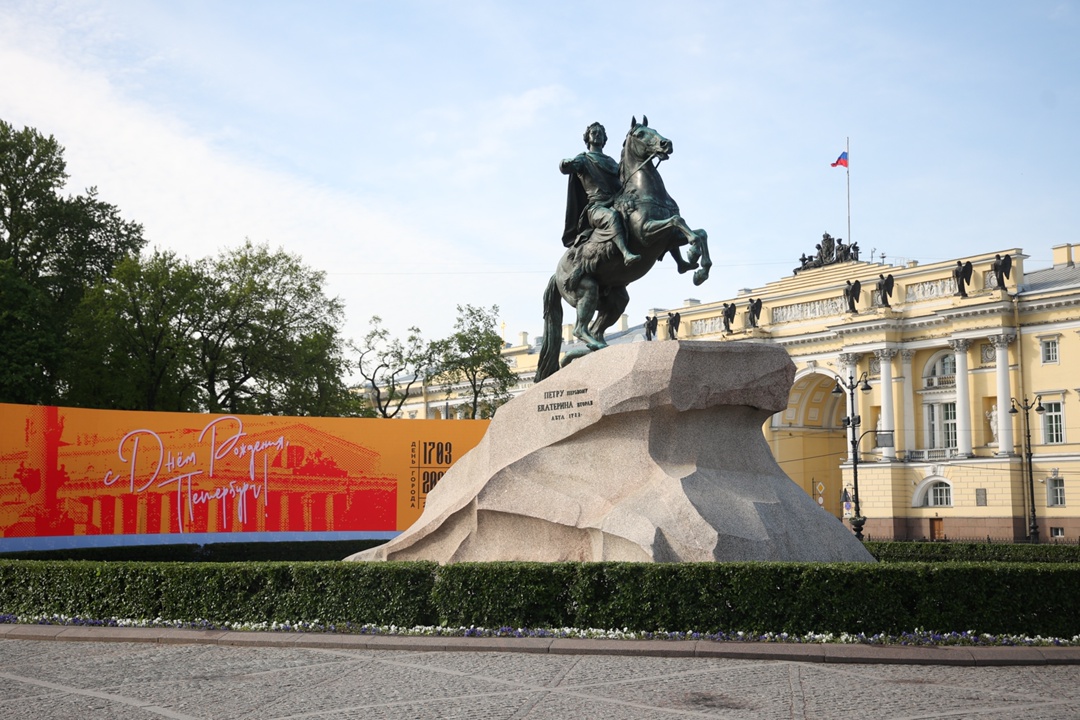 Председатель Совета Федерации Валентина Матвиенко приняла участие в торжественных мероприятиях в честь 322-летия Санкт-Петербурга