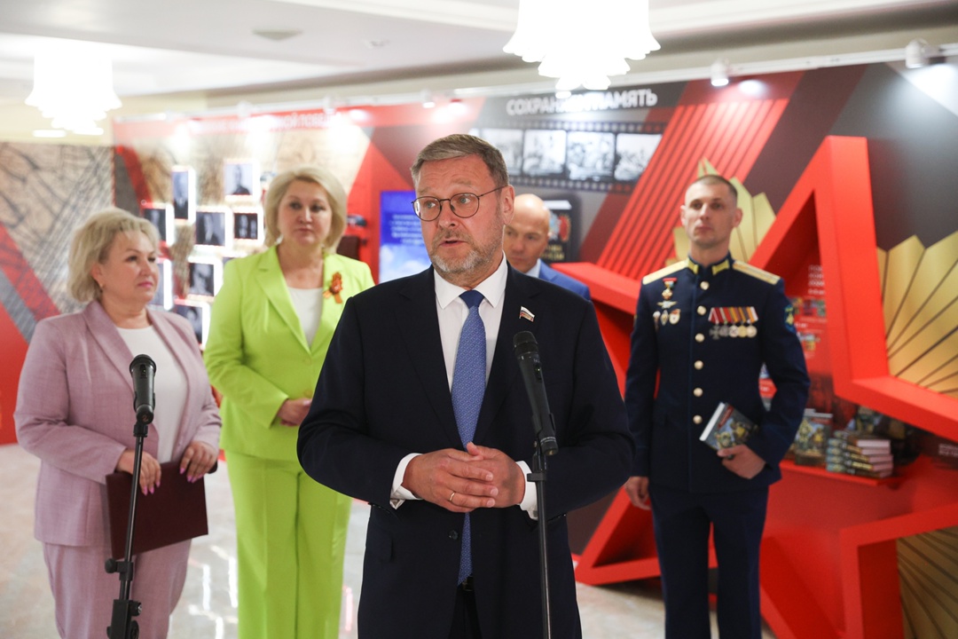 В Совете Федерации открылась выставка «Великие книги Великой Победы. Должен знать каждый»