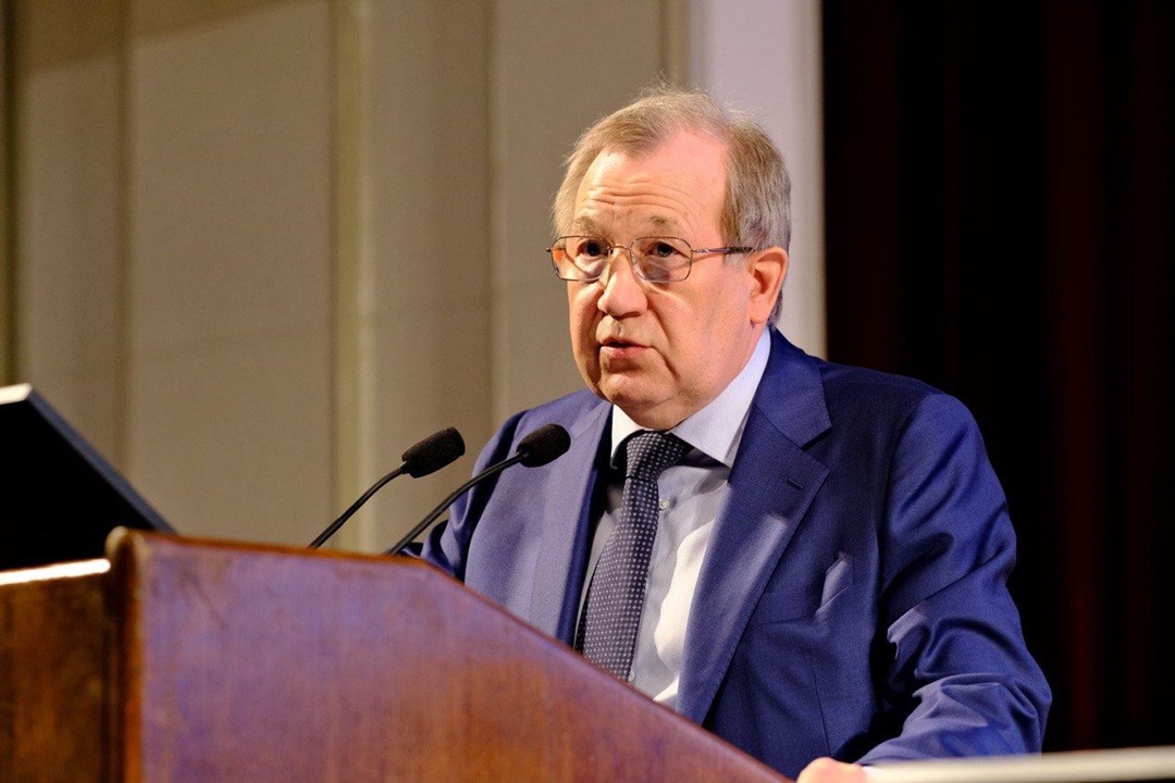 Дмитрий Чернышенко: В бюджете 2025 года заложено на 14% больше средств на науку, чем годом ранее