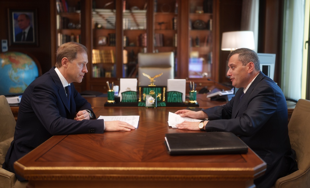 Денис Мантуров встретился с врио губернатора Курской области Александром Хинштейном