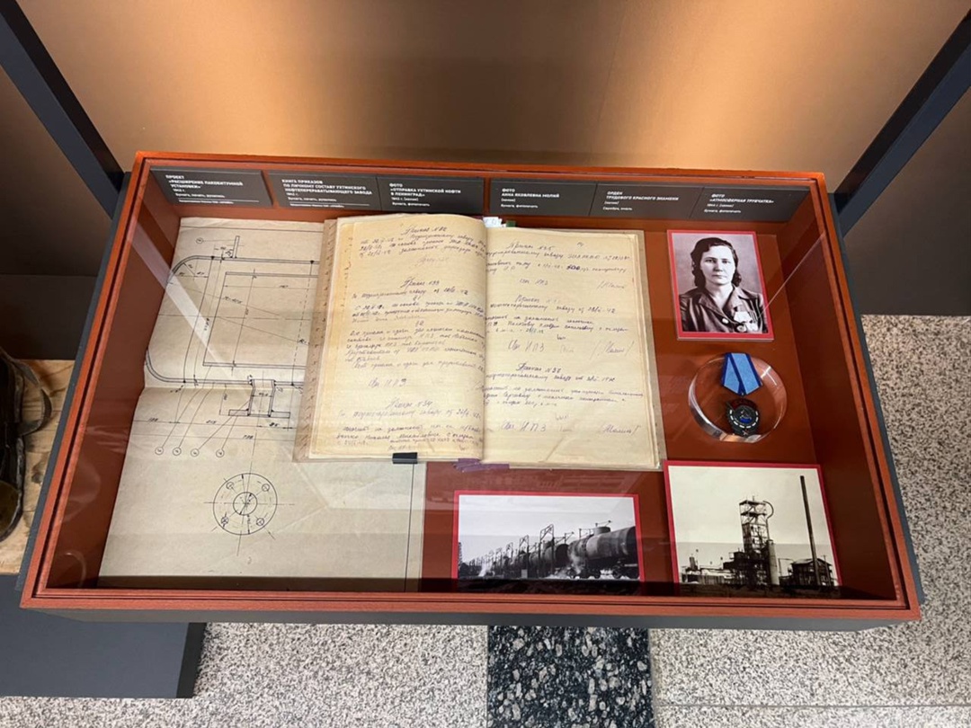 Свет для жизни При поддержке компаний ТЭК Минэнерго России организовало выставку, посвящённую подвигу энергетиков в Великой Отечественной войне и их трудовой…