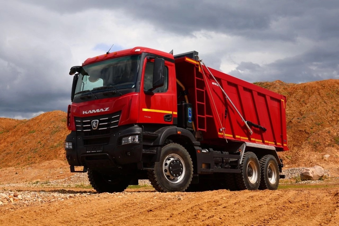 В Орешкинском карьере показали новейшее поколение КАМАЗов — ваша очередь любоваться